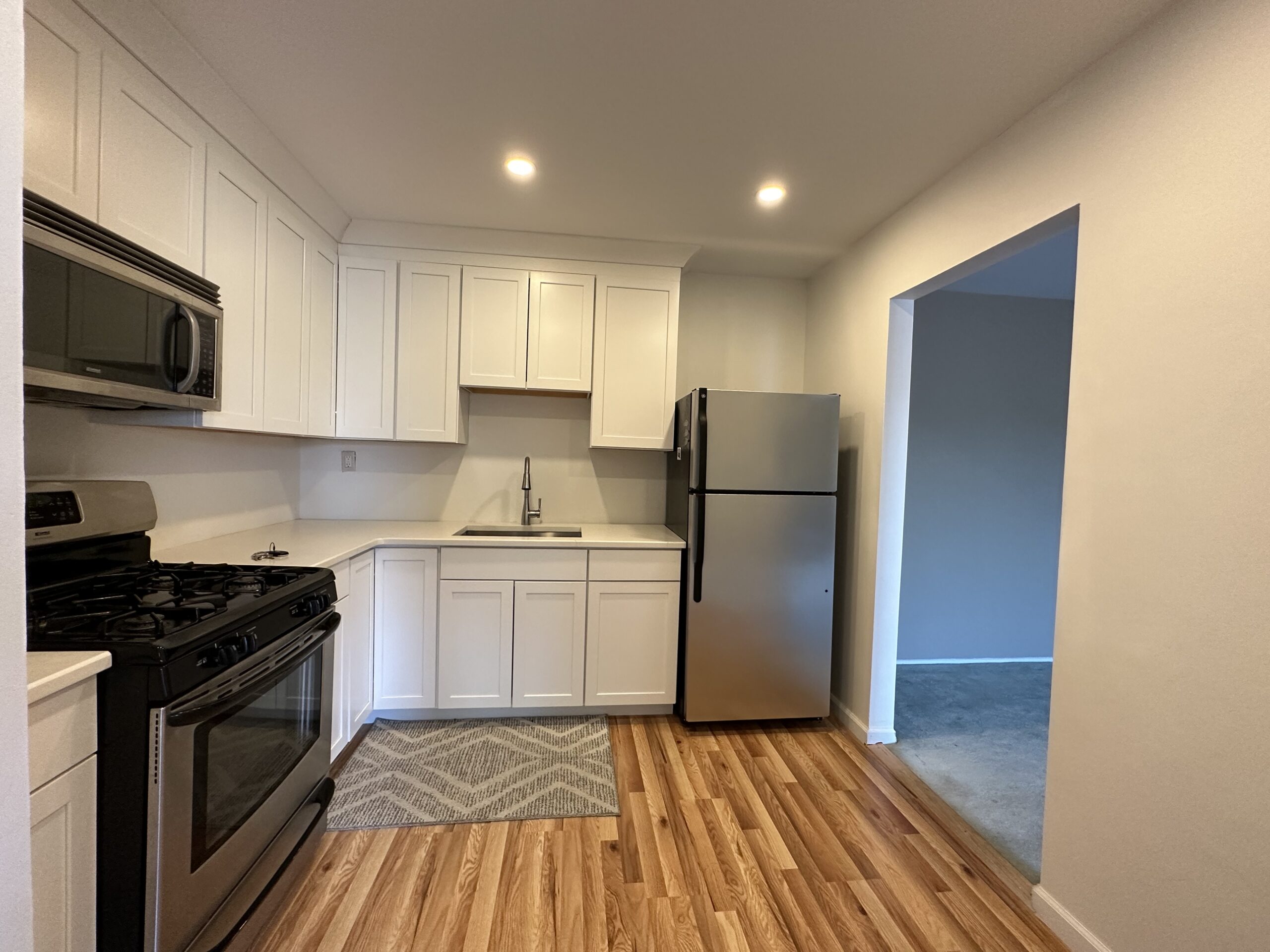 296 Hoover Ave #20 (For Rent)